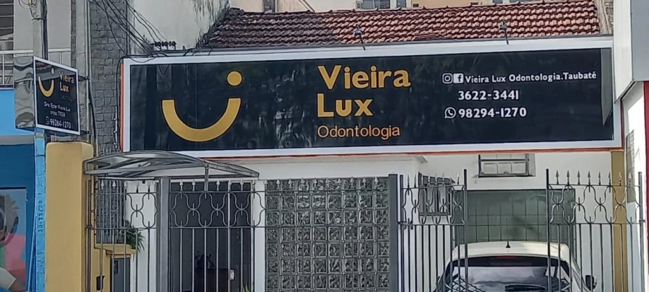 Foto 1:  — Dra. Ester M.S.Vieira Lux 